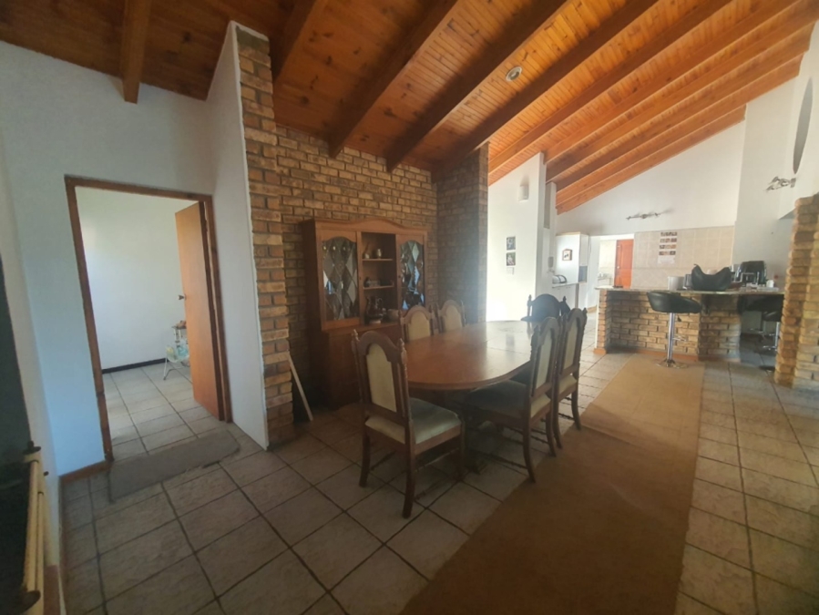 To Let 4 Bedroom Property for Rent in Beacon Bay Eastern Cape